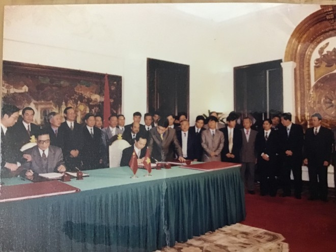 a decade of vietnam china land border delimitation