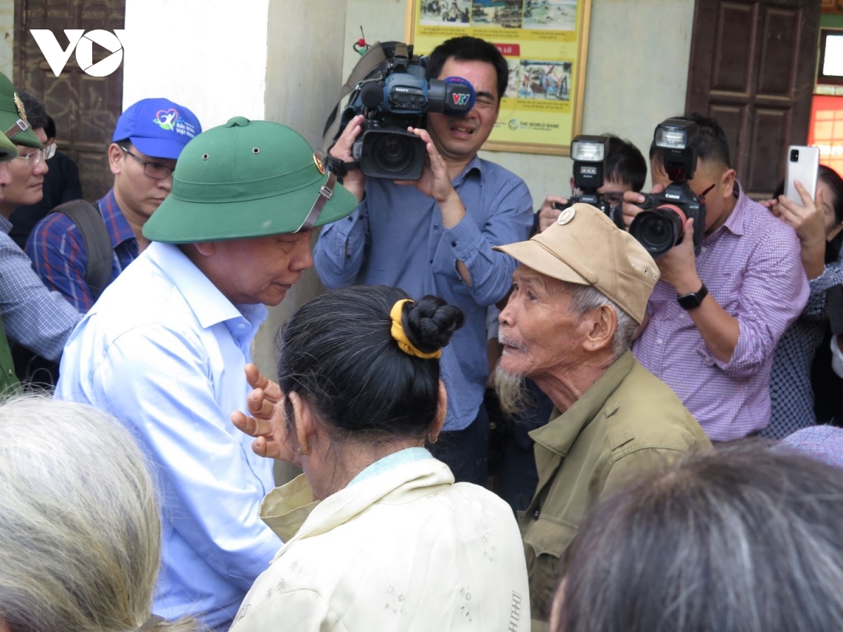 The pm has also decided to temporarily grant vnd500 billion from the year’s central budget provide additional funding for recovery efforts taking place in five provinces.