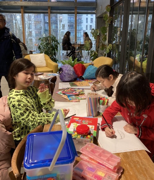 Vietnamese Books Introduced to Readers in Belgium