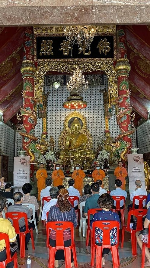 Overseas Vietnamese in Thailand Pays Tribute to Martyrs at Gac Ma Island