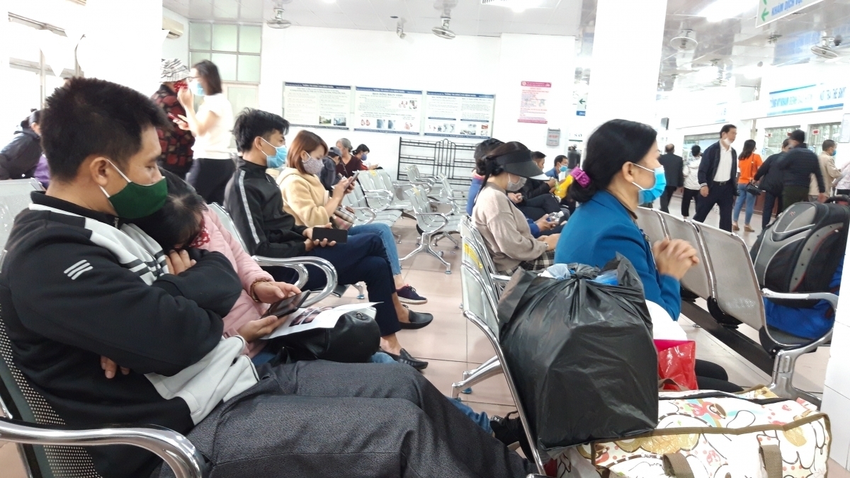 Wearing face masks is compulsory at hospitals in the city. 