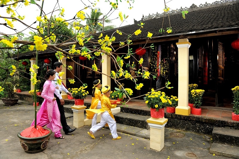 Many overseas Vietnamese head back to their motherland to enjoy Tet holiday. (Photo: Asiatica Travel) 