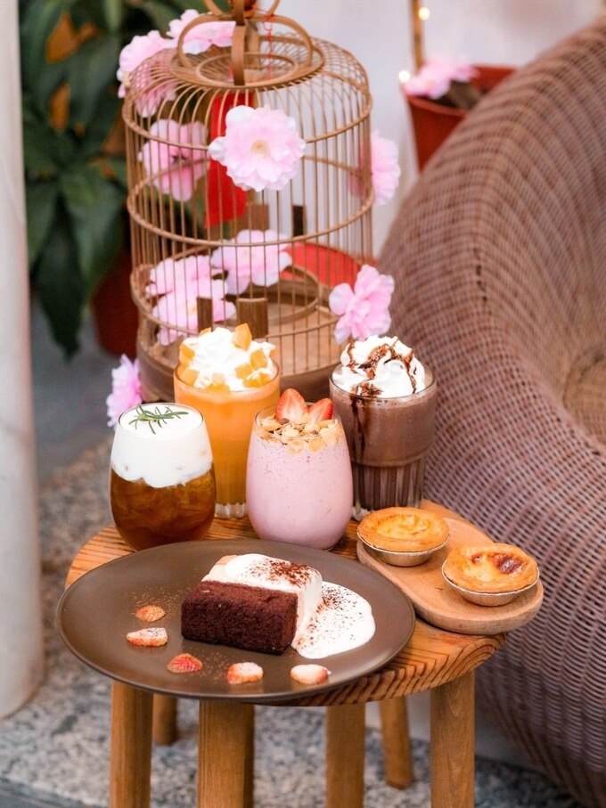 4 cafes with New-Year-themed decorations for festive check-in