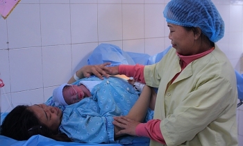 Women who have 2 children before age 35 to be rewarded with cash