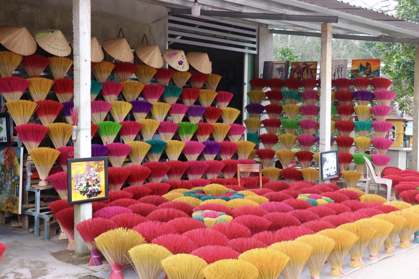 Famous incense-making village in Hue turns colorful as Tet nears