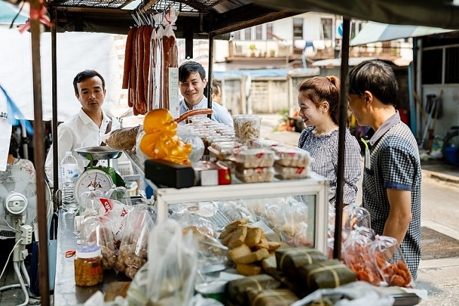 Samsen market - a Vietnamese culture hub in the middle of Thailand