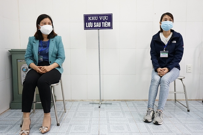 Over 5,000 Vietnamese front-liners vaccinated against COVID-19