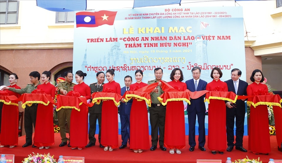Lao - Vietnam People's Public Security: Attachment and Gratitute