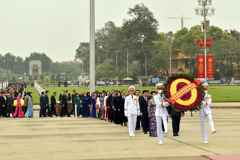 Party, State leaders pay tributes to late President Ho ahead of last NA session