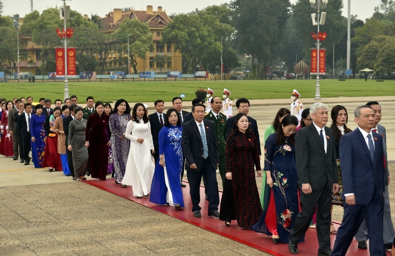 Party, State leaders pay tributes to late President Ho ahead of last NA session