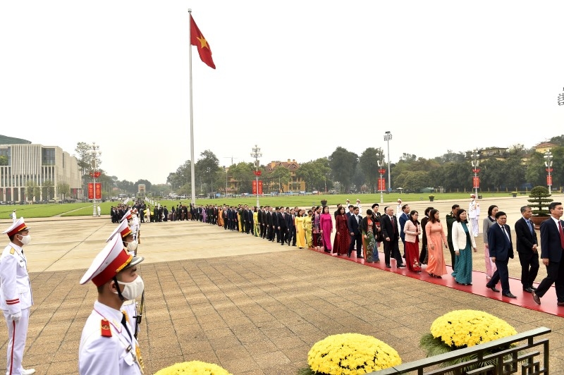 Party, State leaders pay tributes to late President Ho ahead of last NA session