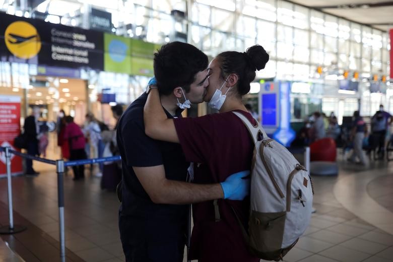 love in the time of covid 19 outbreak in pictures