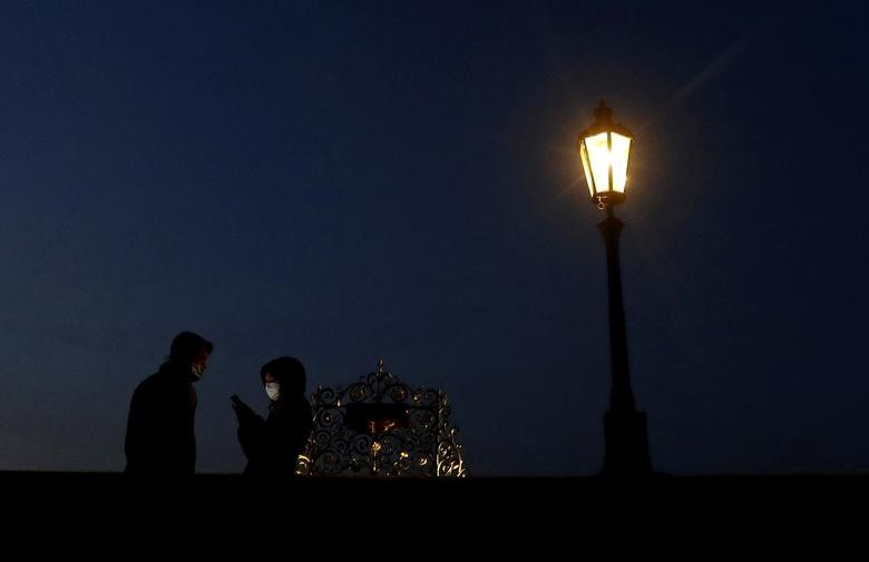love in the time of covid 19 outbreak in pictures