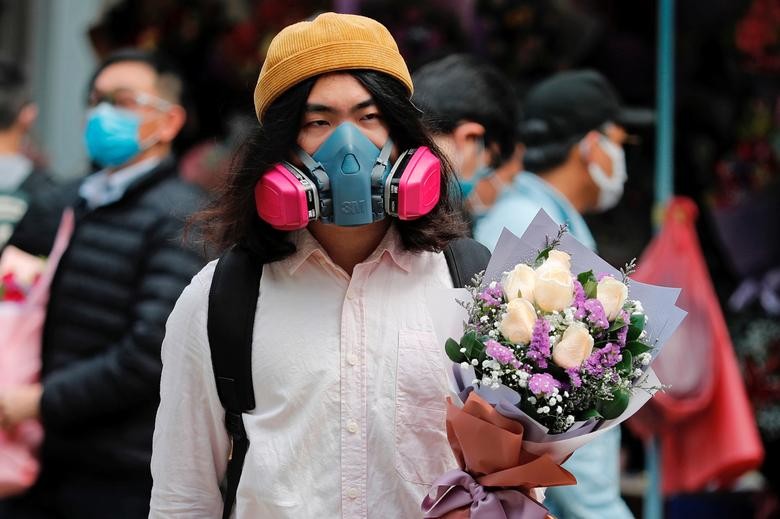 love in the time of covid 19 outbreak in pictures