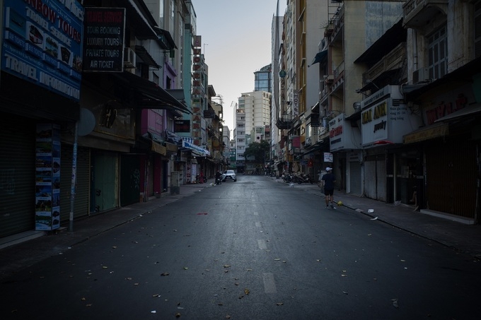 ho chi minh city left deserted during nationwide social isolation