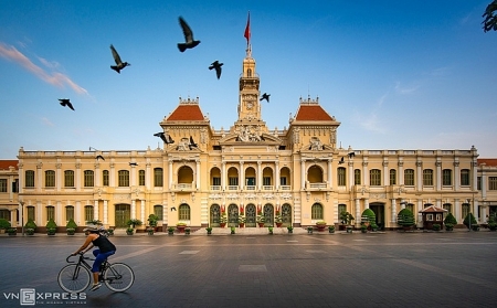 Ho Chi Minh city left deserted during nationwide social isolation