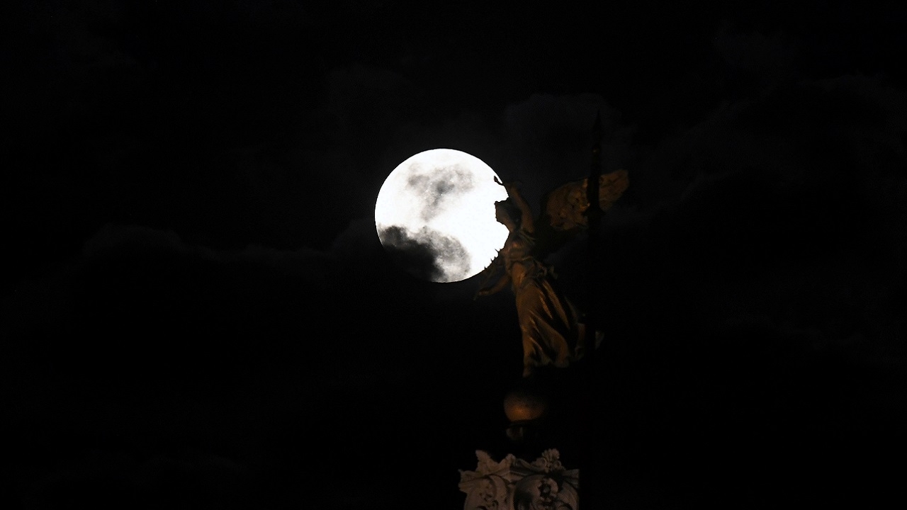 2020s april pink moon calming respite from covid 19 pandemic