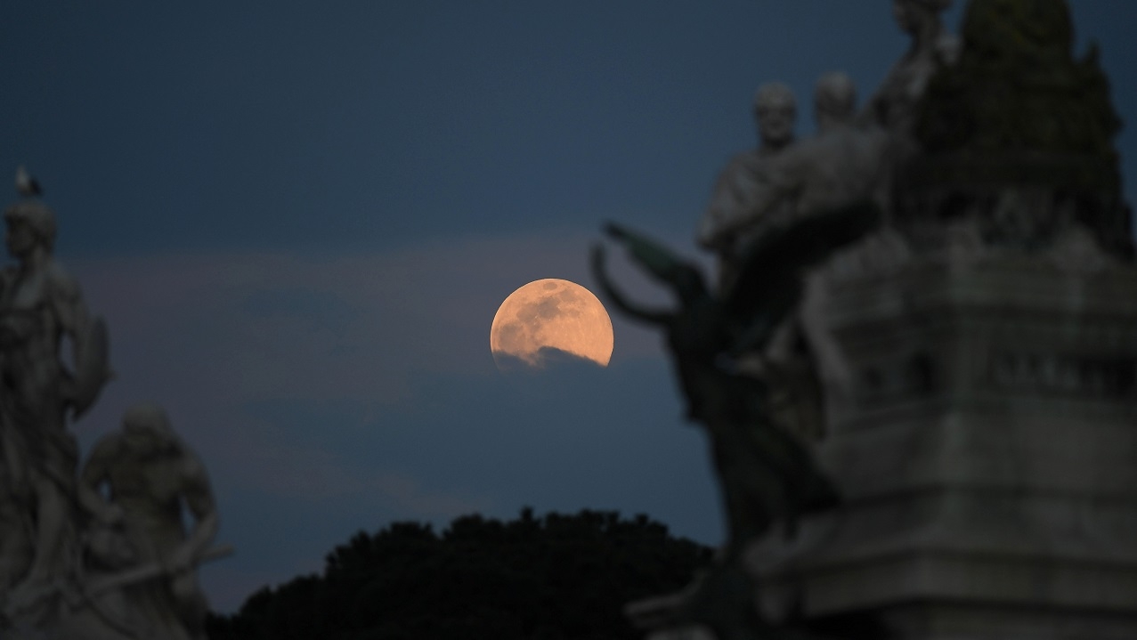 2020s april pink moon calming respite from covid 19 pandemic