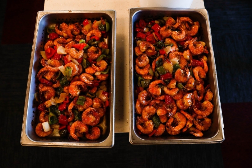 american doctors thank vietnamese restaurants for donating meals