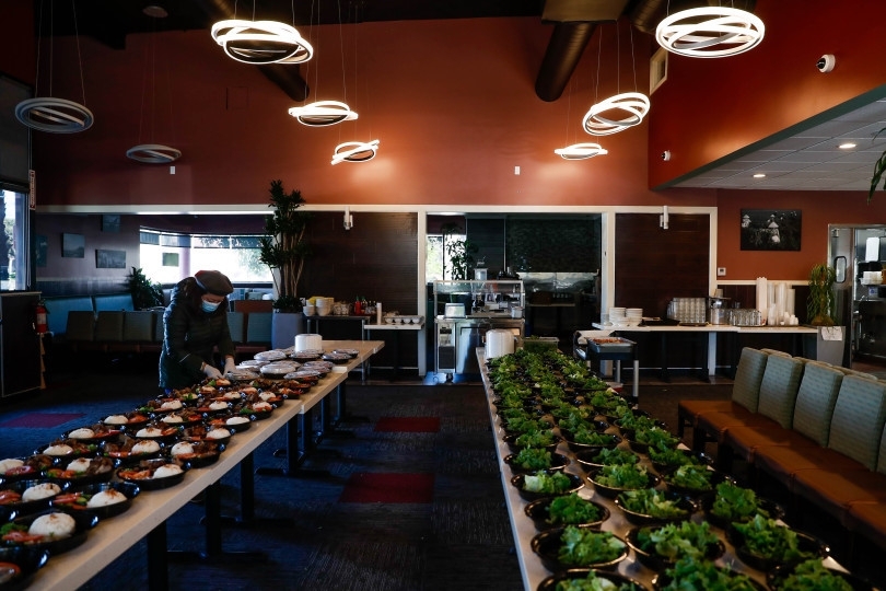 american doctors thank vietnamese restaurants for donating meals