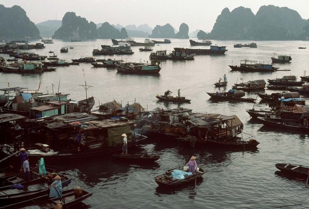 hustle life in quang ninh late 20th century