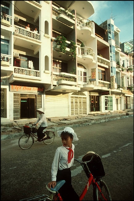 hustle life in quang ninh late 20th century