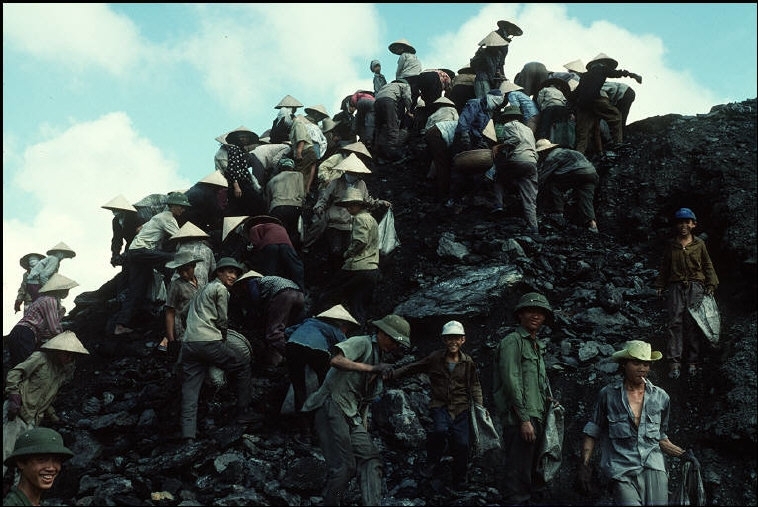 hustle life in quang ninh late 20th century