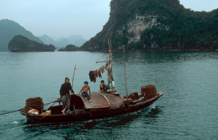 Hustle life in Quang Ninh late 20th century