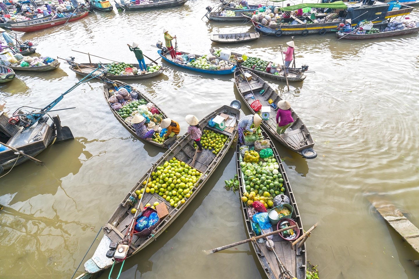 wanderlust lists out 12 must do things in vietnam