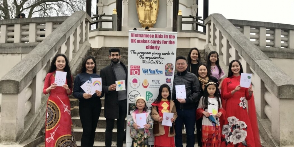 Vietnamese British kids send hundreds of hand-made cards to nursing home