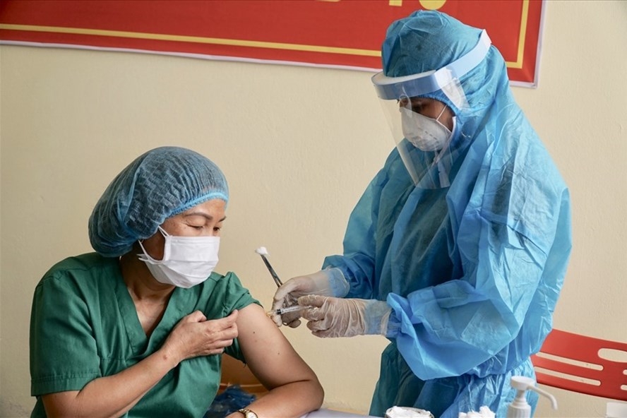 ‘Frontline’ journalists in Da Nang and HCMC are soon to get Covid-19 jabs