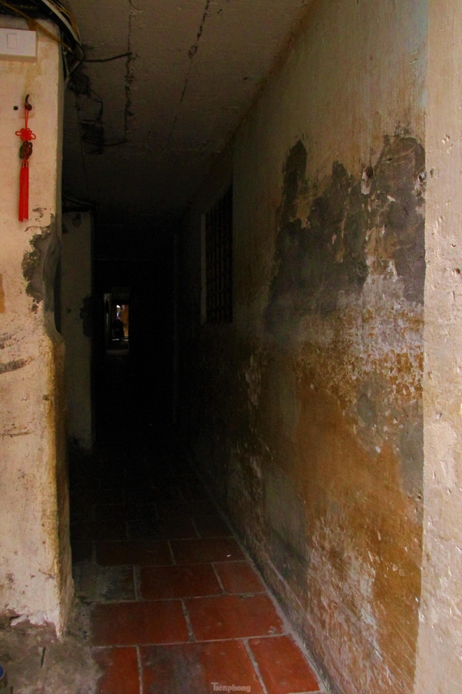 A peek into super narrow alleys in Hanoi Old Quarter A peek into super narrow alleys in Hanoi Old Quarter