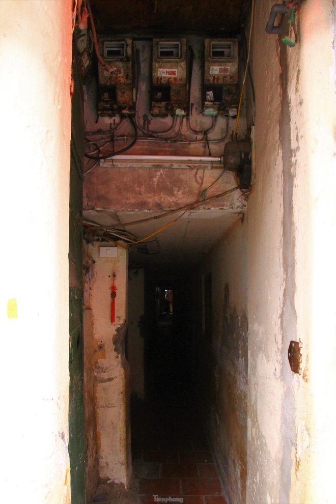 A peek into super narrow alleys in Hanoi Old Quarter A peek into super narrow alleys in Hanoi Old Quarter