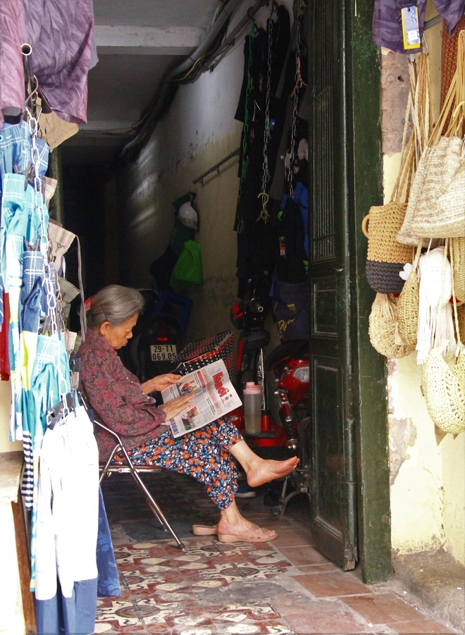 A peek into super narrow alleys in Hanoi Old Quarter A peek into super narrow alleys in Hanoi Old Quarter