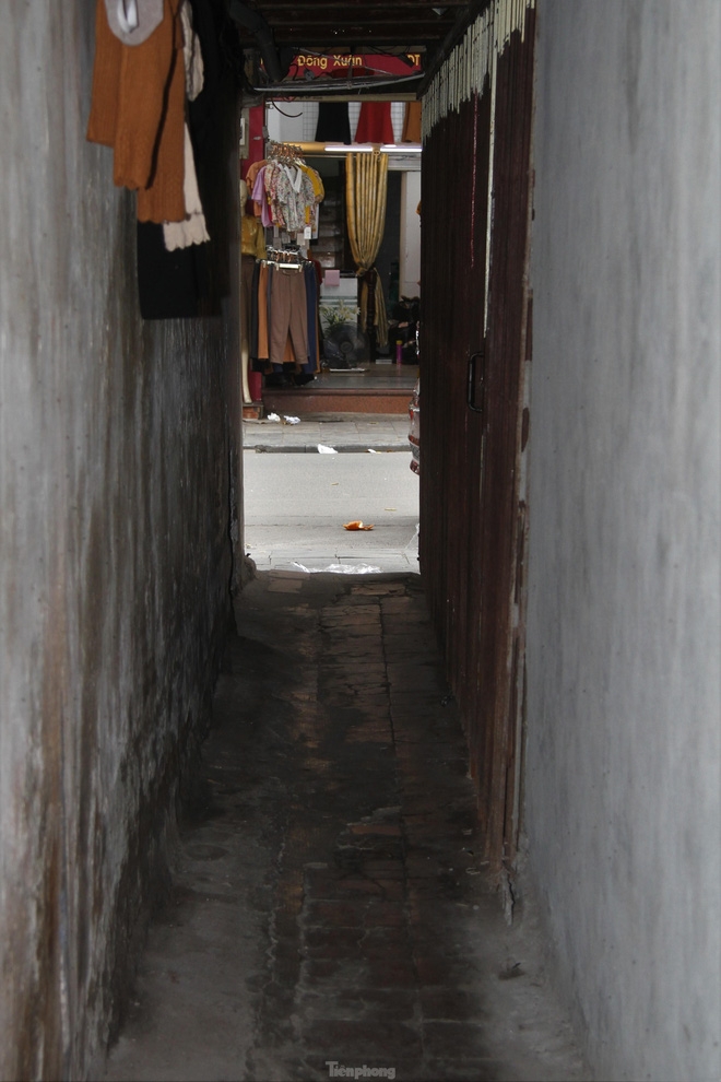 A peek into super narrow alleys in Hanoi Old Quarter A peek into super narrow alleys in Hanoi Old Quarter