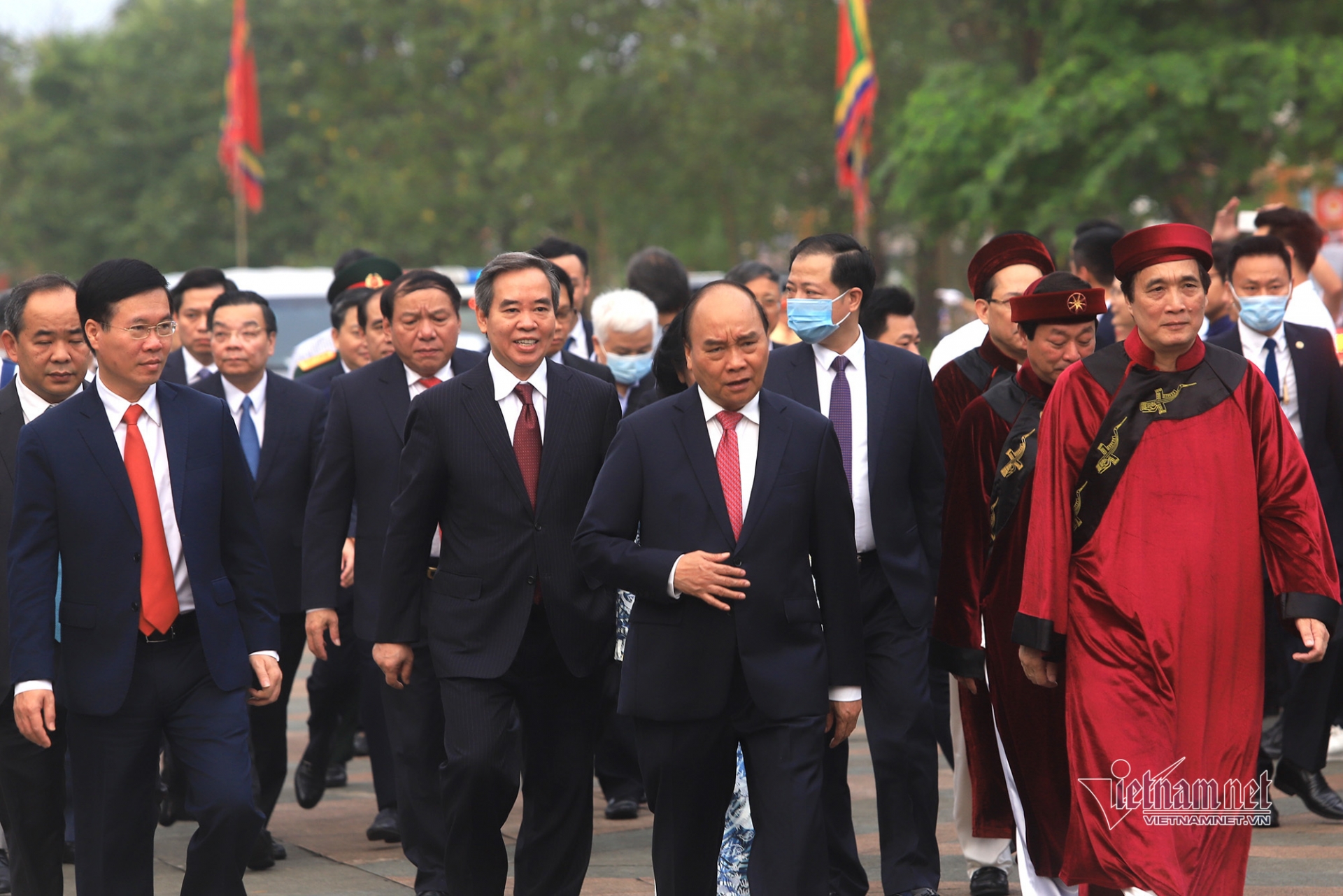 State President offers incense, pays tribute to Hung Kings State President offers incense, pays tribute to Hung Kings