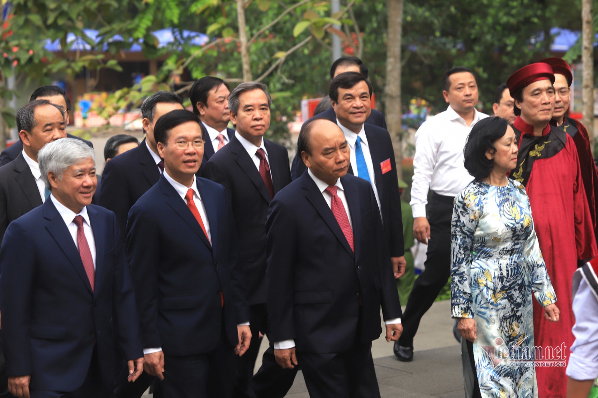 State President offers incense, pays tribute to Hung Kings State President offers incense, pays tribute to Hung Kings