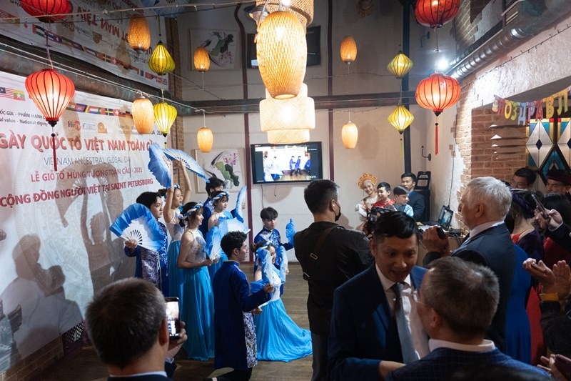 Overseas Vietnamese around the world commemorate Hung Kings’ death anniversary