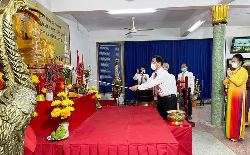 Overseas Vietnamese around the world commemorate Hung Kings’ death anniversary