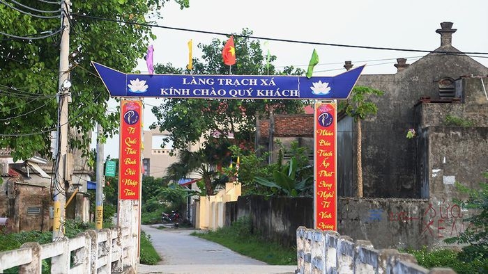 A special place men were born to make Ao Dai, Trach Xa village A special place men were born to make Ao Dai, Trach Xa village