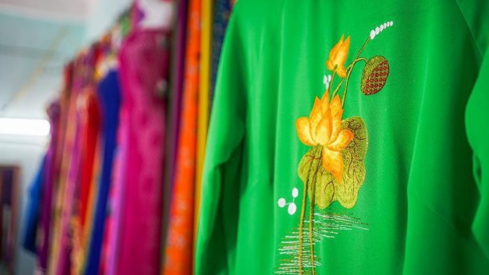 A special place men were born to make Ao Dai, Trach Xa village A special place men were born to make Ao Dai, Trach Xa village