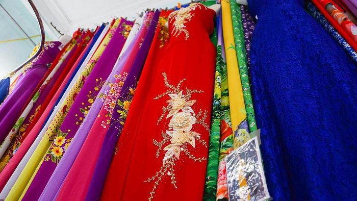 A special place men were born to make Ao Dai, Trach Xa village A special place men were born to make Ao Dai, Trach Xa village