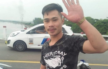 laotian student jumps in river to save vietnamese suicidal man