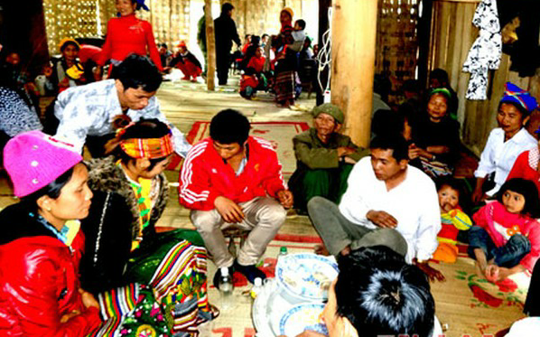 unique wedding ceremony of kho mu ethnic people