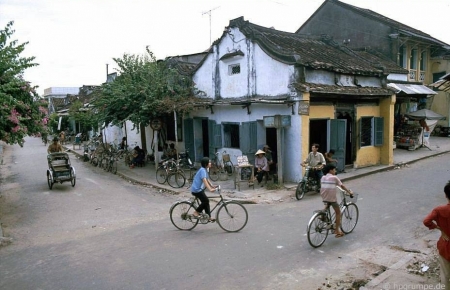 Hoi An ancient town in 90s through lens of German photographer