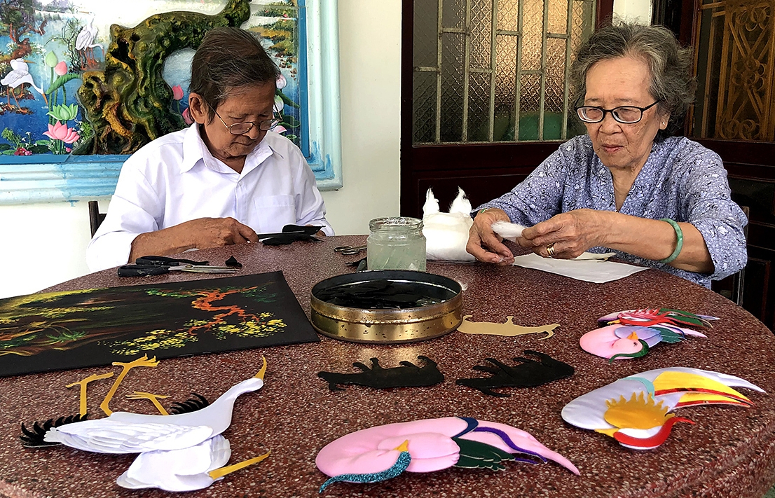 Couple spends over half a century preseving embossing technique