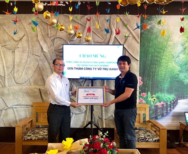 vietnam rice atm goes beyond borders to 10 southeast asian countries