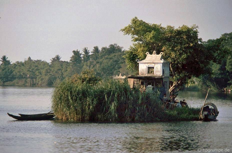 Rare photos of Hue’s daily life in early 1990s rare photos of hues daily life in early 1990s