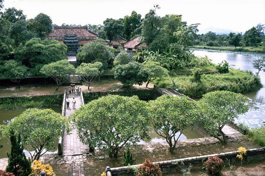 Rare photos of Hue’s daily life in early 1990s rare photos of hues daily life in early 1990s