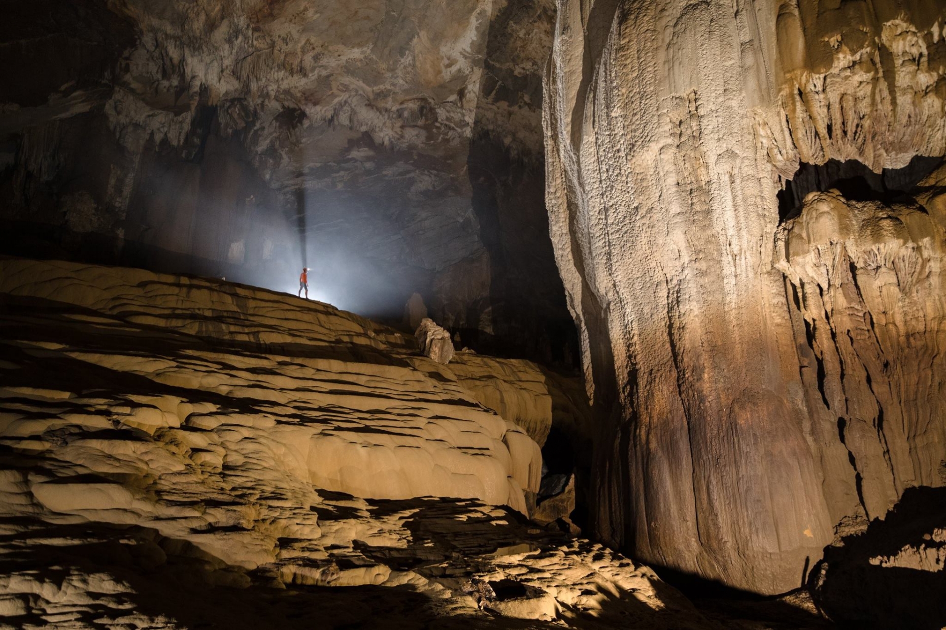 Discover the alluring attraction of Paradise Cave discover the alluring attraction of paradise cave